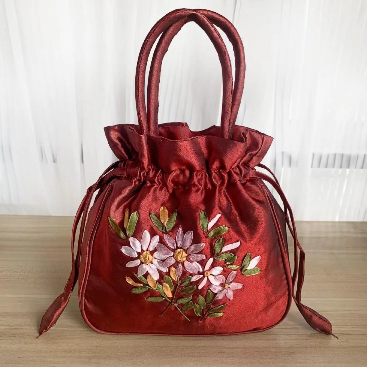 Portable Top-Handle Bags Women Flower Embroidered Silk Mini Potli Bag Chinese Style Females Handbags Retro Drawstring Shopping Handbag 3