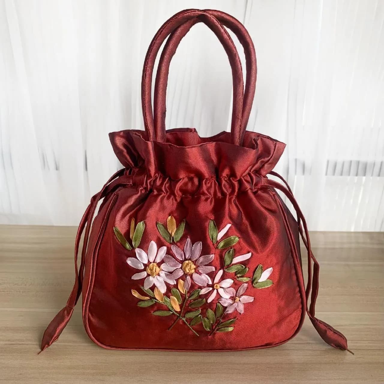 Portable Top-Handle Bags Women Flower Embroidered Silk Mini Potli Bag Chinese Style Females Handbags Retro Drawstring Shopping Handbag 3